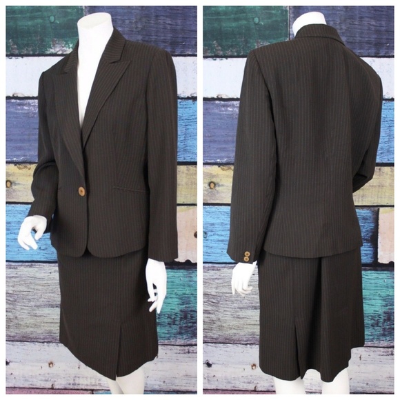 Anne Klein Dresses & Skirts - Anne Klein Pin Striped Crepe Skirt Suit